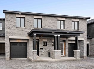 1150 Cope Dr, Ottawa, ON K2S 3C3