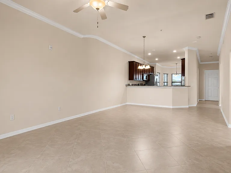 5634 Palmer Cir #201 — Photo 3