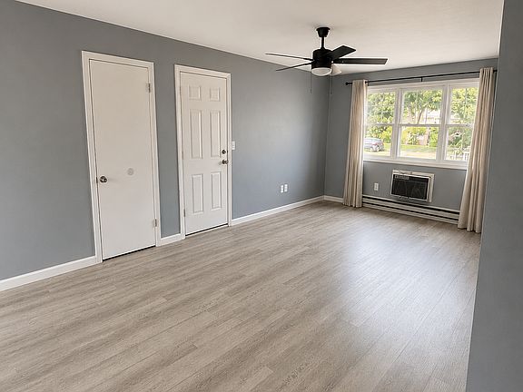 3rd image of 39 Elmview Cir APT 3