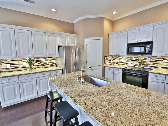 5th image of 831 Schilling Farm Cir W