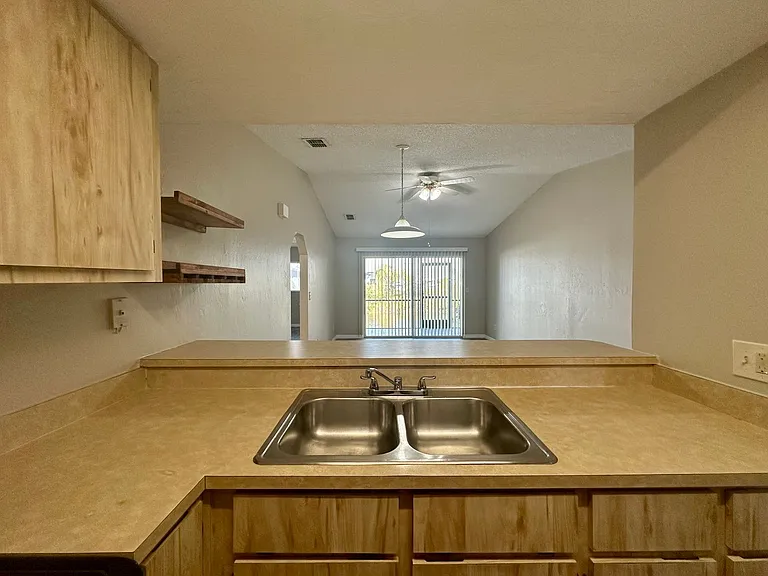 829 Gleason Pkwy — Photo 8