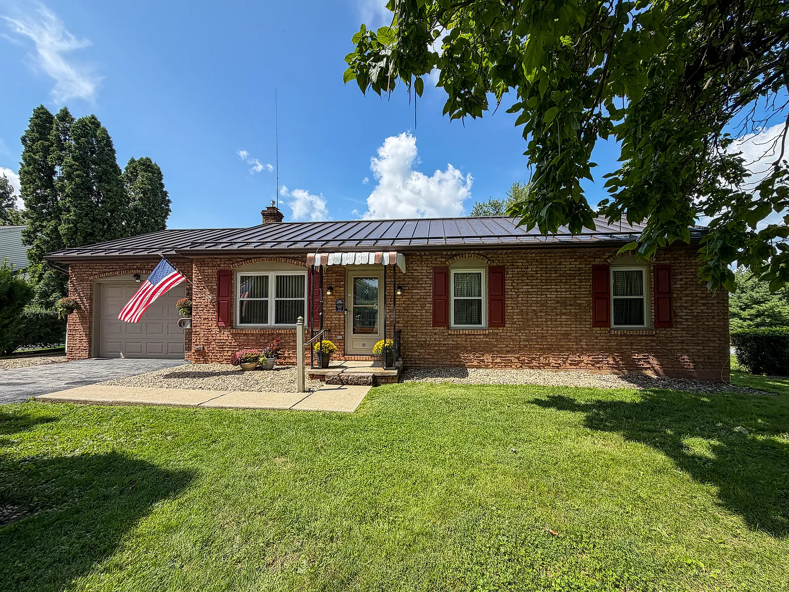 3 bed, 1025 sqft, $1,895 — Photo 1
