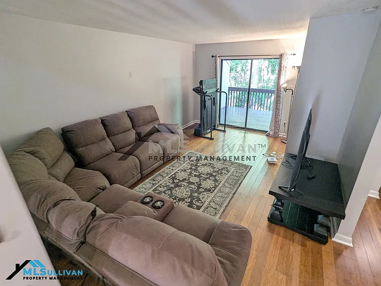 4100 Five Oaks Dr #41-1 — Photo 3