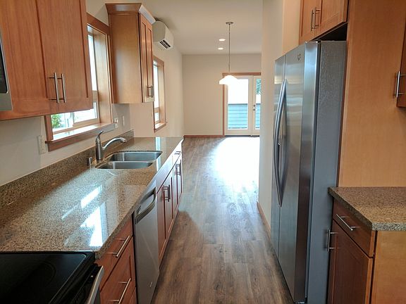 4th image of 1211-1219 H Ave Unit 1217