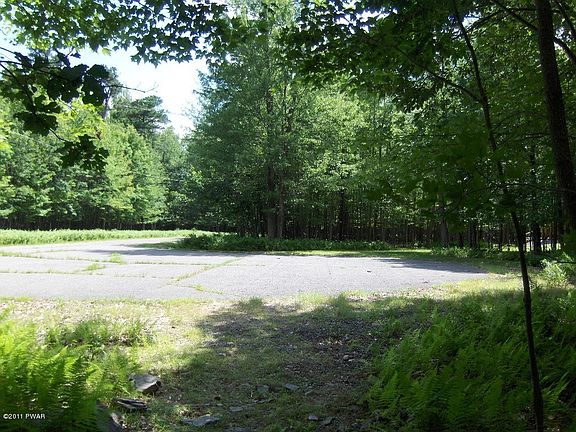 5th image of 143 Pleasant Mountain Dr