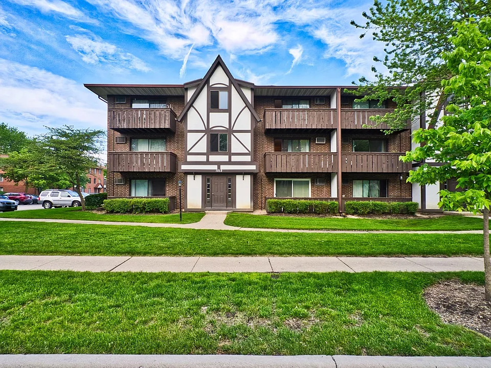 1012 Centurion Ln #8