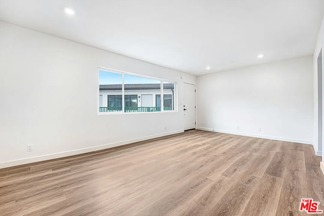 Studio, 1.0 bath, 350 sqft, $2,700 — Photo 3