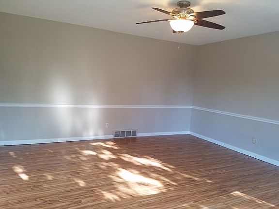 2nd image of 842 Ivyhill Dr