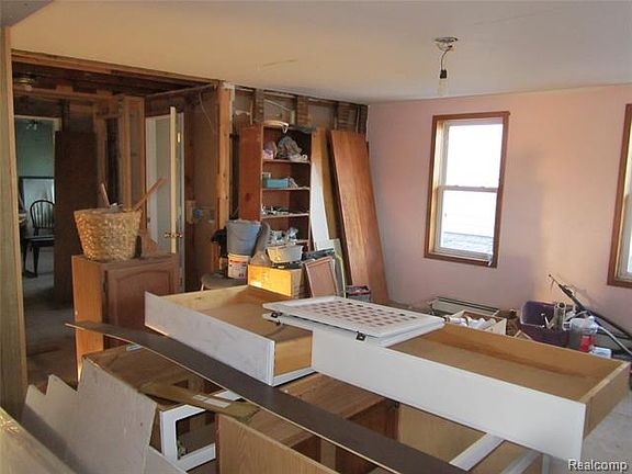 5th image of 1309 Saint Clair Blvd