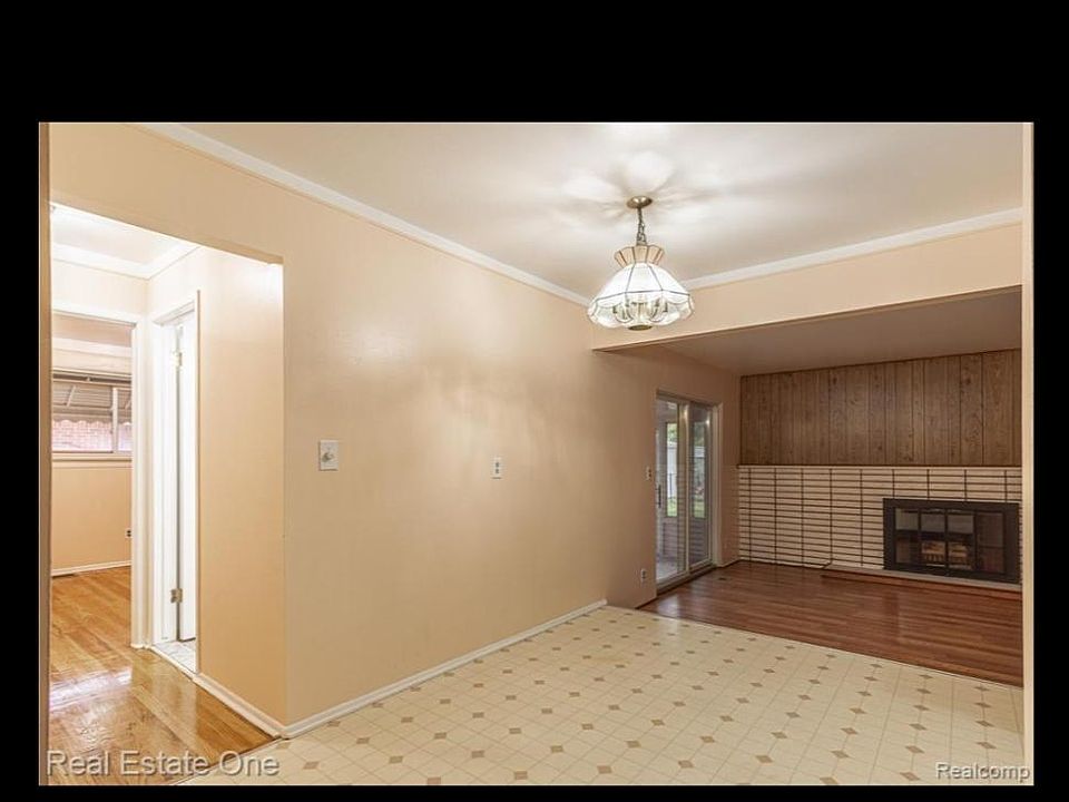 29735 Boewe Dr, photo 4
