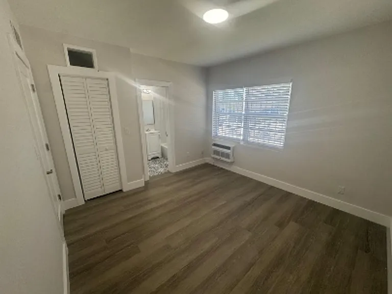 140 SW 21st Ave — Photo 7