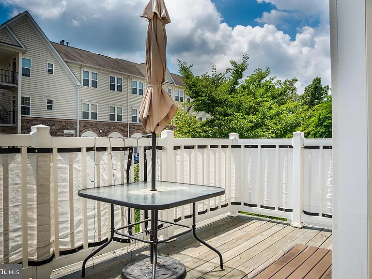 42243 Canary Grass Sq — Photo 19