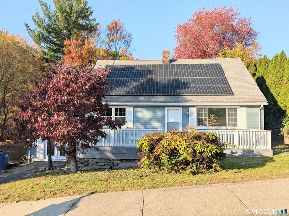 5 Ridge Hollow Road, West Haven, CT 06516