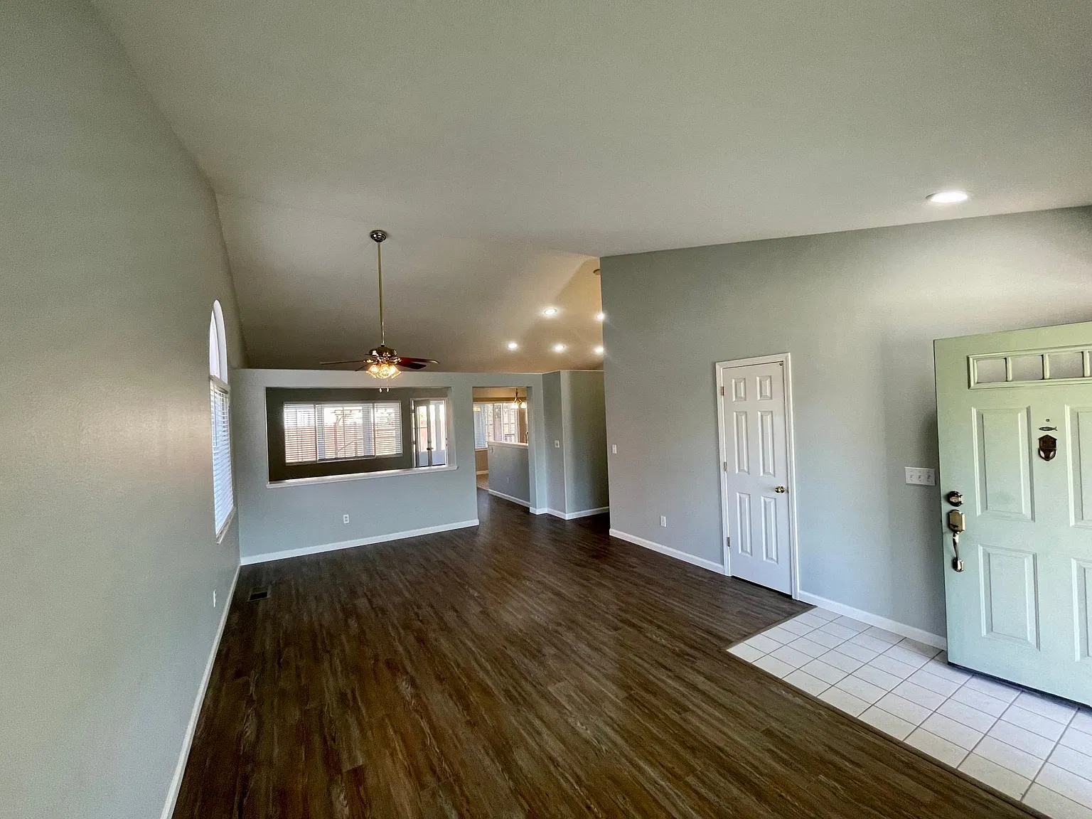 1304 Rincon Dr — Photo 3