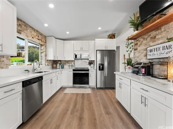 1545 Ala Mahamoe St, Honolulu, HI 96819