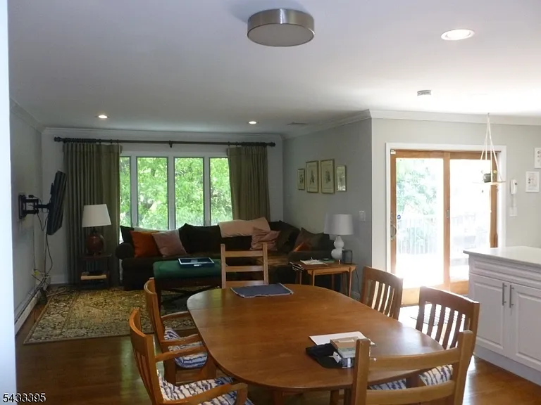 48 Woodmont Rd — Photo 5