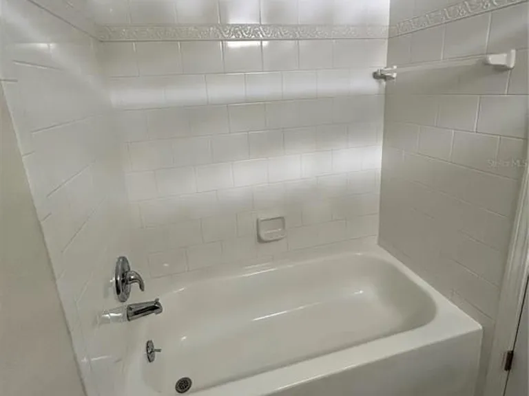 115 E Cypress Ct — Photo 8