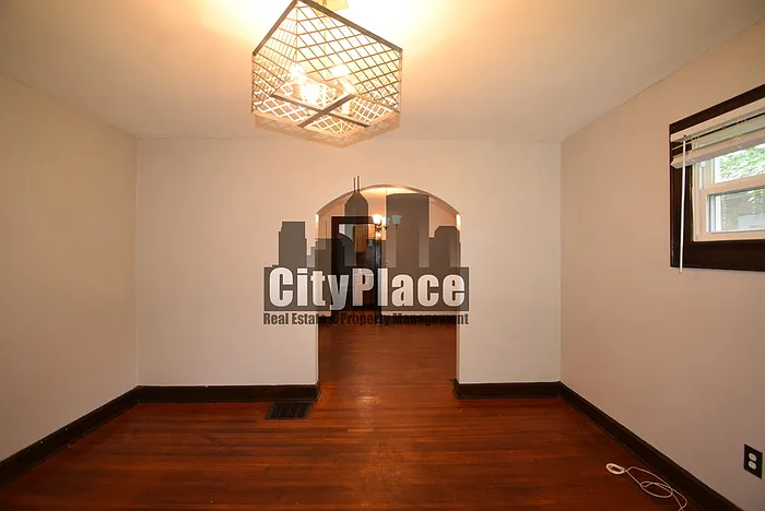 721 N Denny St — Photo 5