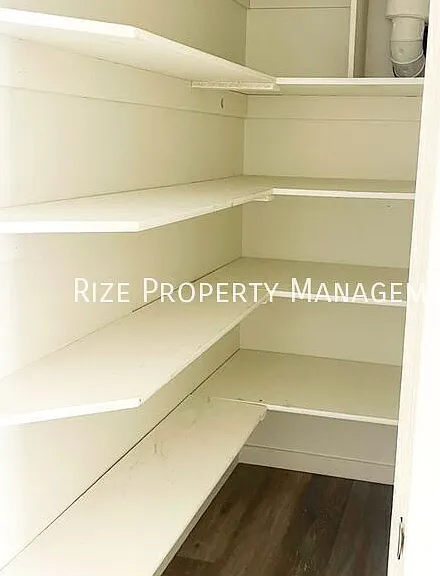 1054 W Goodyear Ave #F — Photo 6