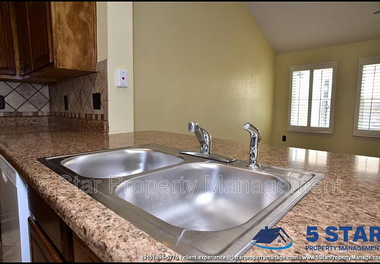 12636 Crystal Ridge St — Photo 16
