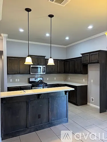 3902 Wiltshire Dr — Photo 3