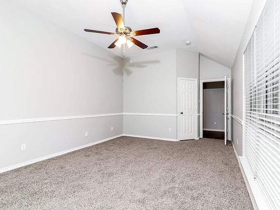 3rd image of 1618 Churchill Ln