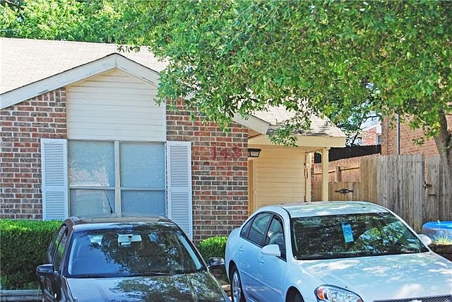2nd image of 143 Country Bend Dr