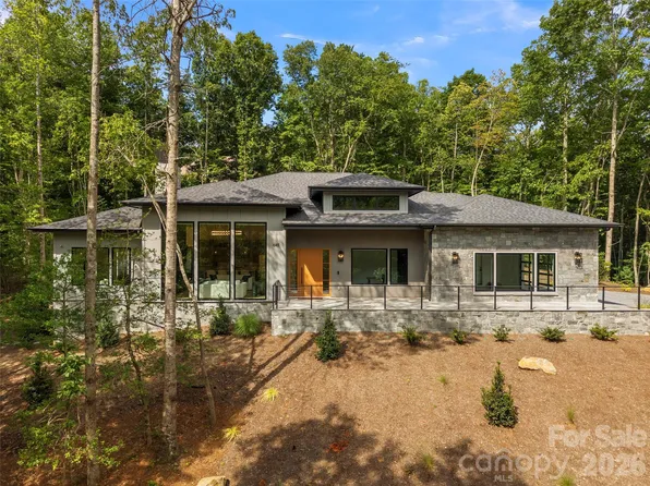 645 Walnut Valley Pkwy, Arden, NC 28704
