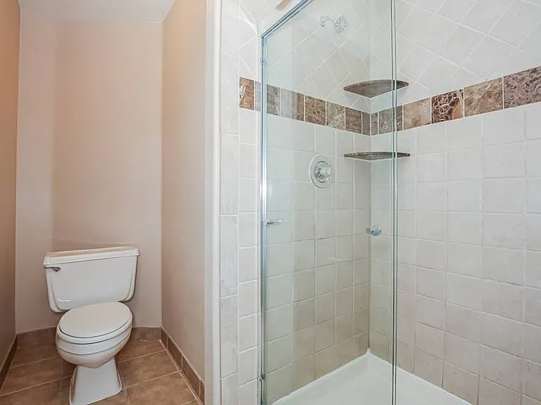 2317 Harbor Cliff Dr — Photo 4