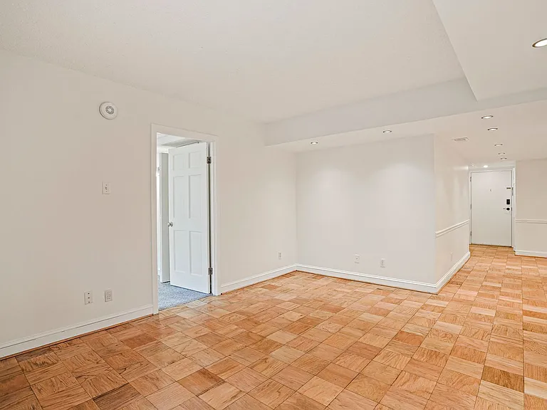 2501 K St NW #1B — Photo 11