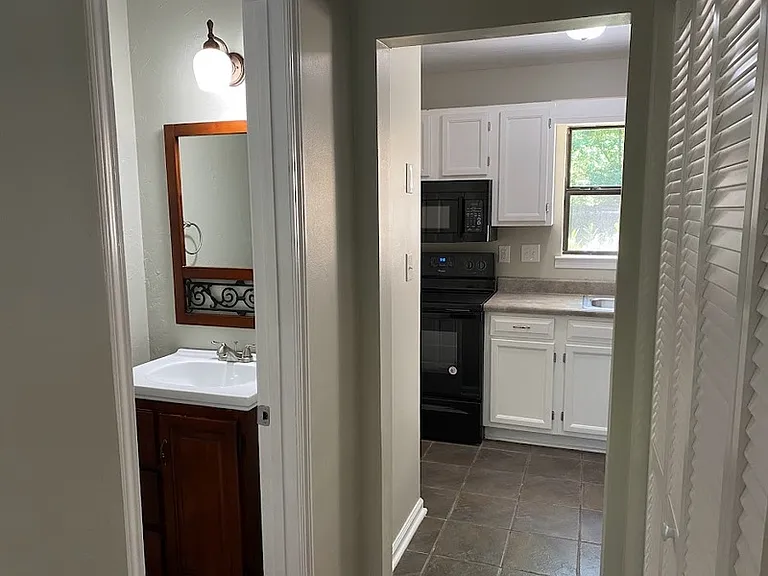 448 Oakland Rd #1 — Photo 19