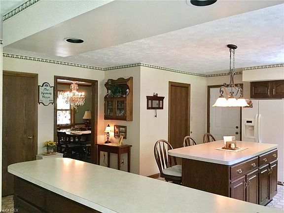 3rd image of 17210 Curry Ln