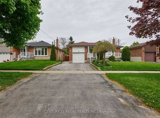 559 McCowan Rd #BASEMENT, Toronto, ON M1J 1J7