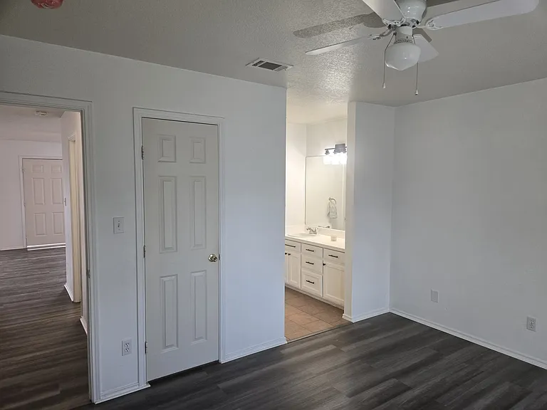 2545 E Renfro St #A — Photo 11