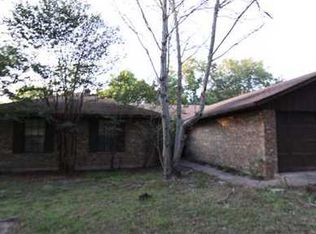 2204 Puma Dr, Bryan, TX 77807