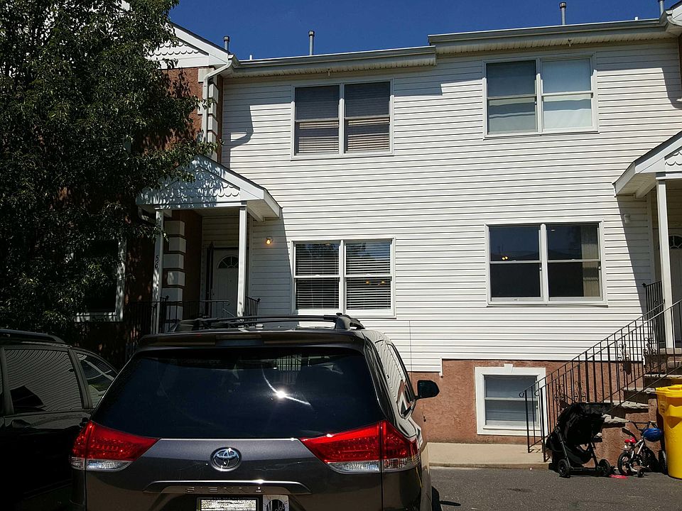 1st image of 56 Tova Dr