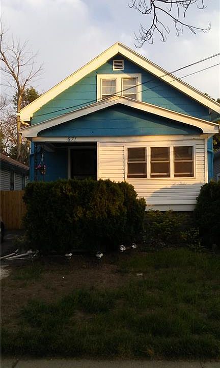 2nd image of 671 Lasalle Ave