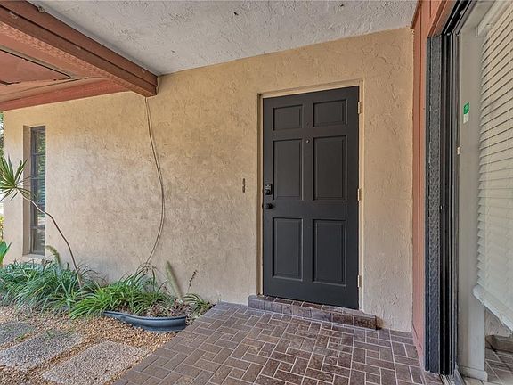 5th image of 213 WHISPERING OAKS COURT