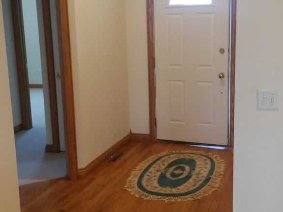 2nd image of 3115 Creekwood Cir