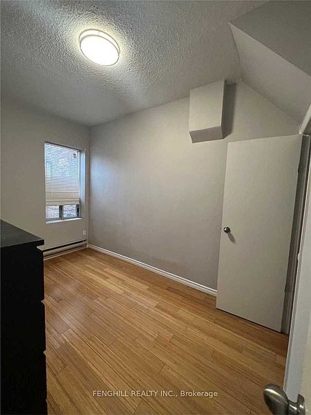 Toronto House for rent - 4 Bedrooms — photo 9