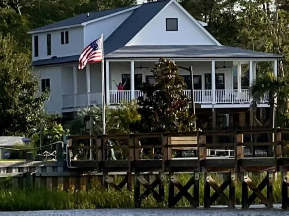 1507 E Yacht Drive, Oak Island, NC 28465