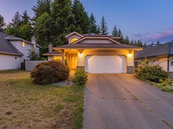 1565 Bramble Ln, Coquitlam, BC V3E 2T5