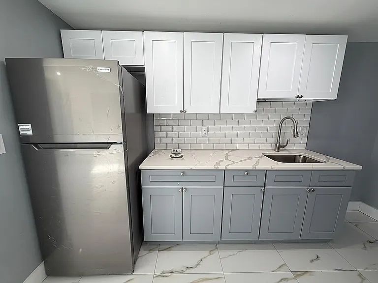 1st image of 284 Lombard St #B