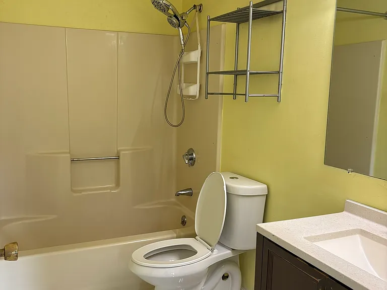 193 Abbotsford Ave #193 — Photo 3