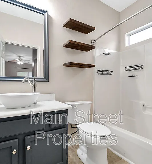 208 Wildflower Ln — Photo 16
