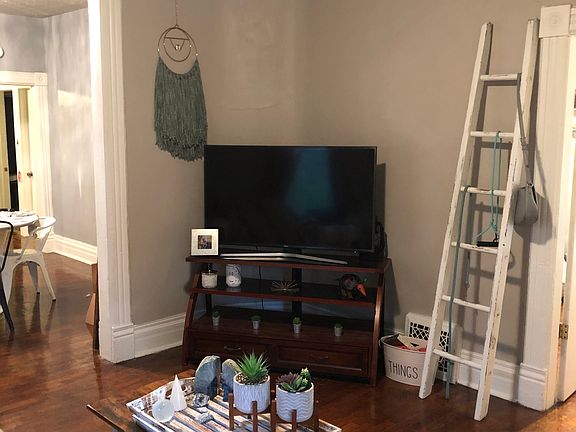 4th image of 1108 Exchange St