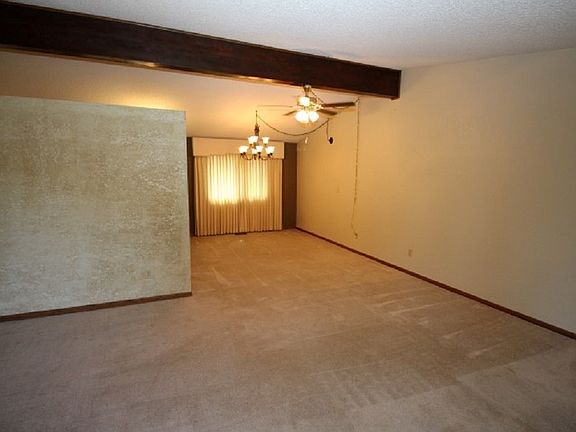 4th image of 416 Hillside St