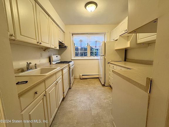 2nd image of 396 Maryland Ave APT 1D