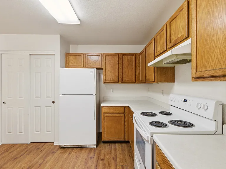1225 S Zeno Cir #C — Photo 6