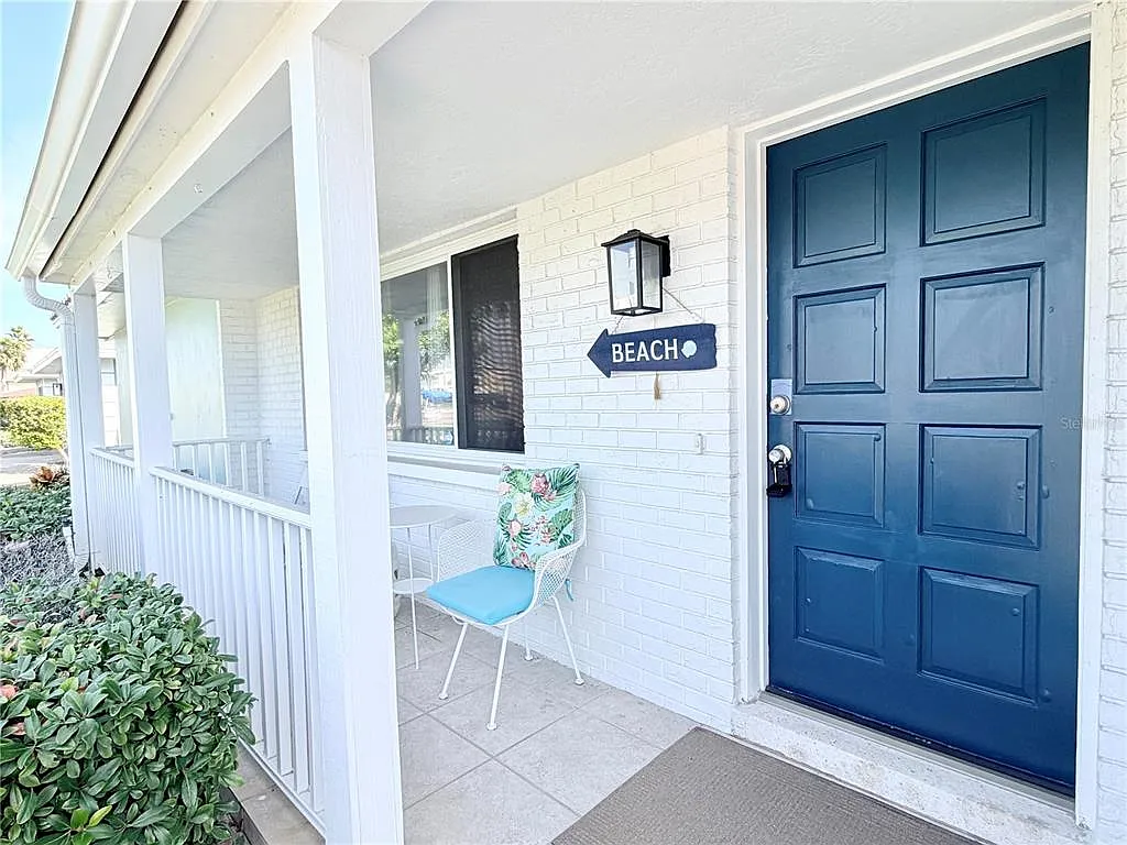 3 bed, 2.0 bath, 1930 sqft, $4,350 — Photo 4